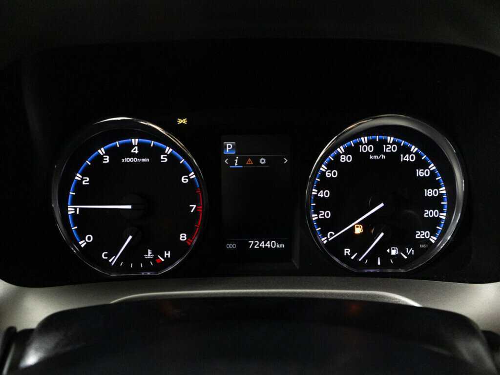 Toyota RAV4 с пробегом — 2016 год. Фото: #11