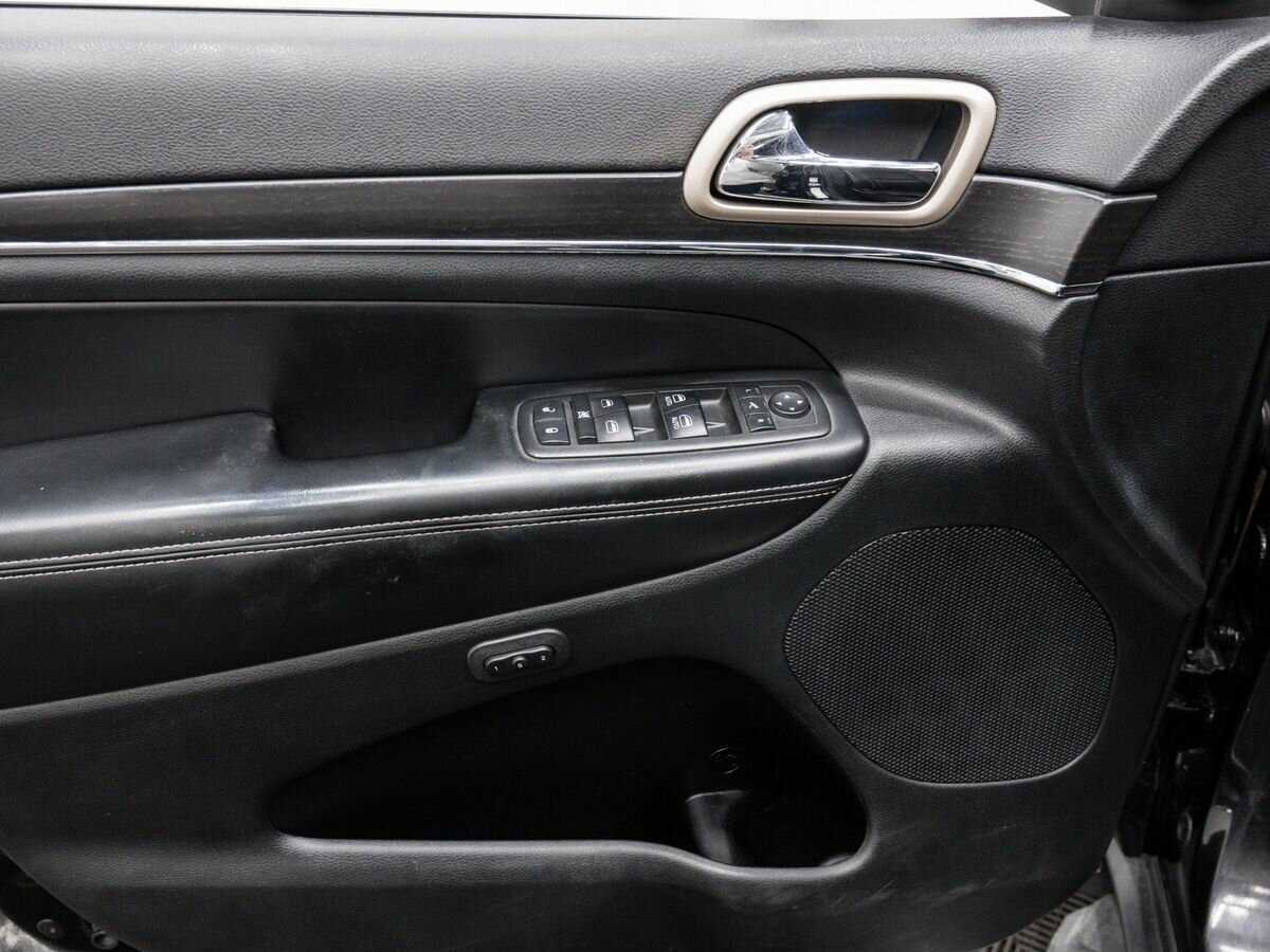 Jeep Grand Cherokee с пробегом — 2013 год. Фото: #15