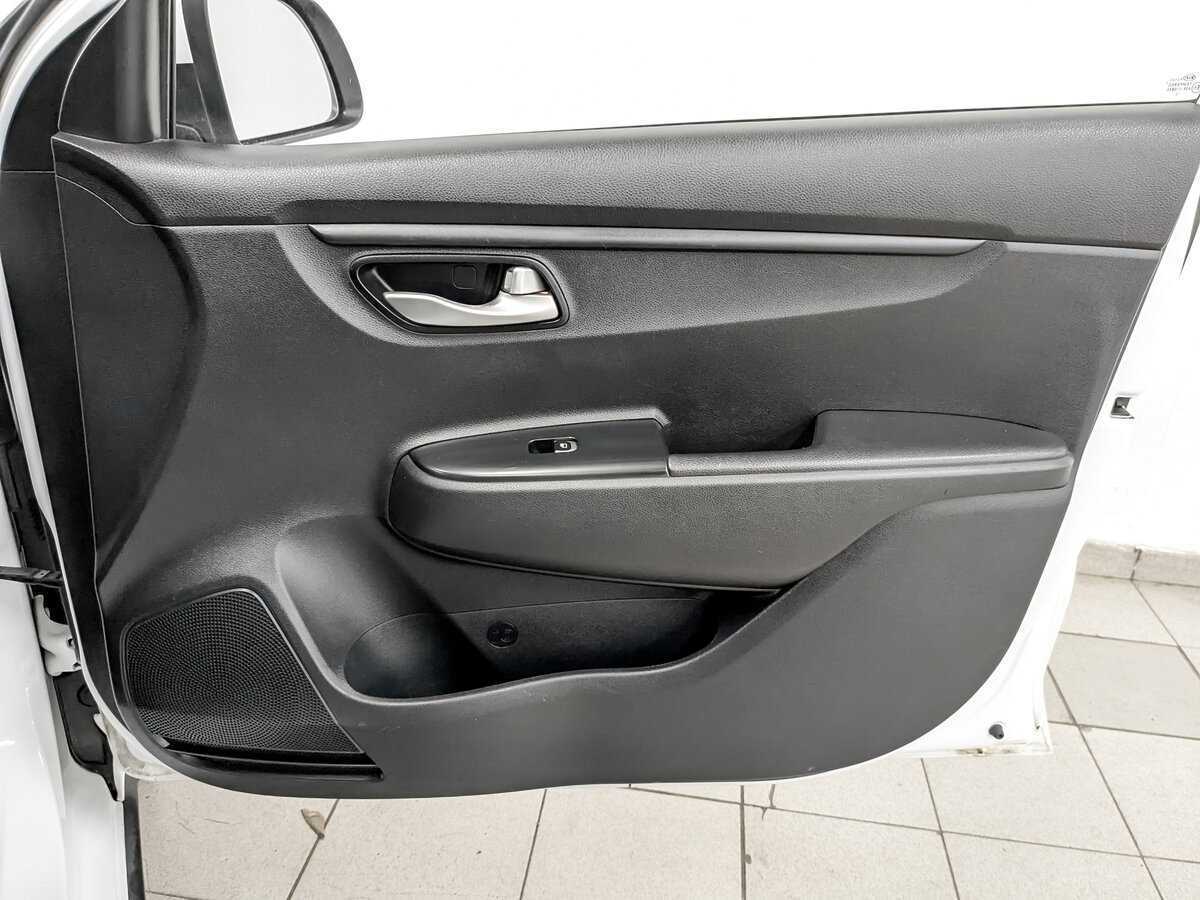 Kia Rio с пробегом — 2020 год. Фото: #23