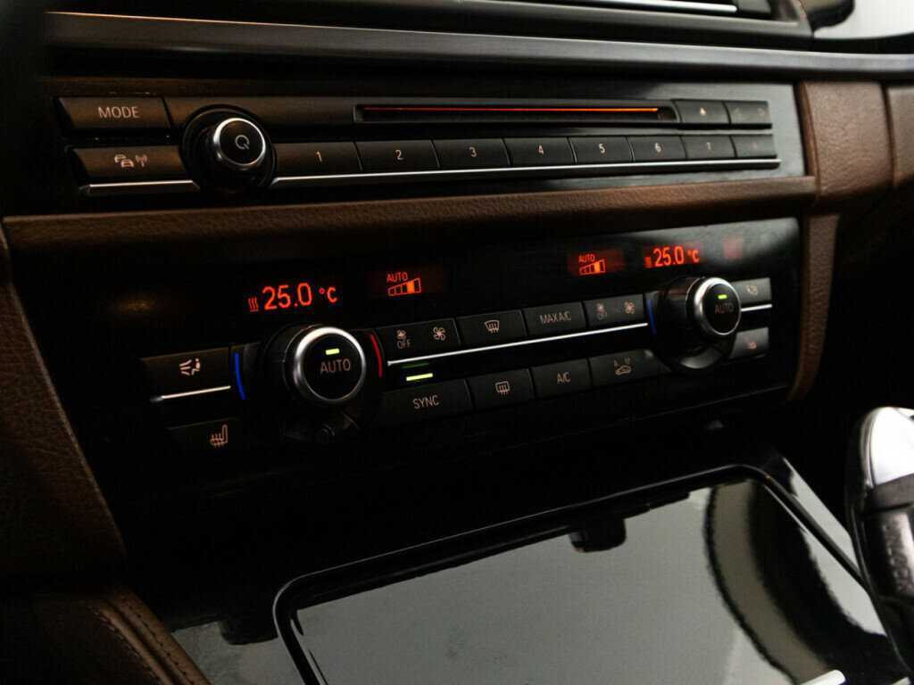 BMW 5 серии с пробегом — 2015 год. Фото: #15