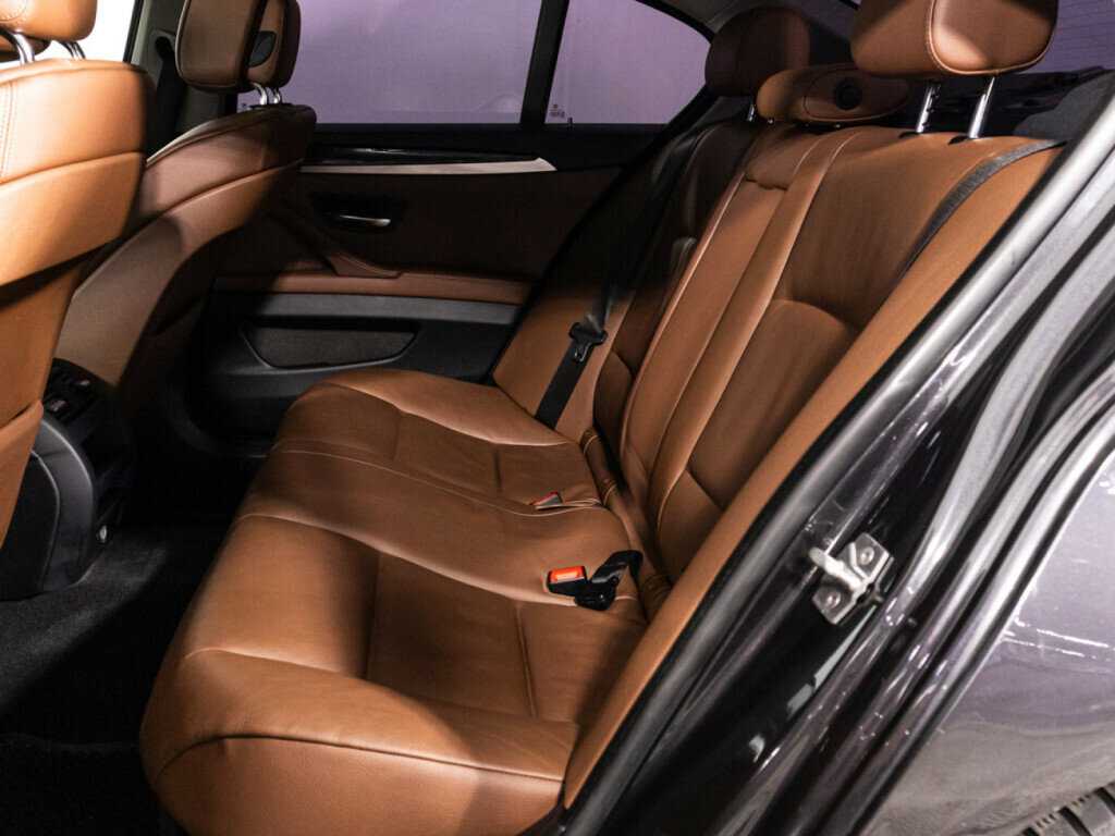 BMW 5 серии с пробегом — 2012 год. Фото: #9