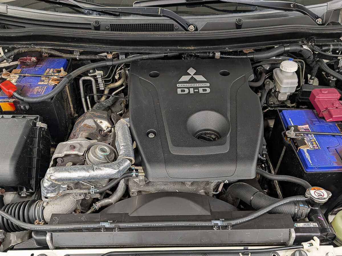 Mitsubishi Pajero Sport с пробегом — 2017 год. Фото: #8