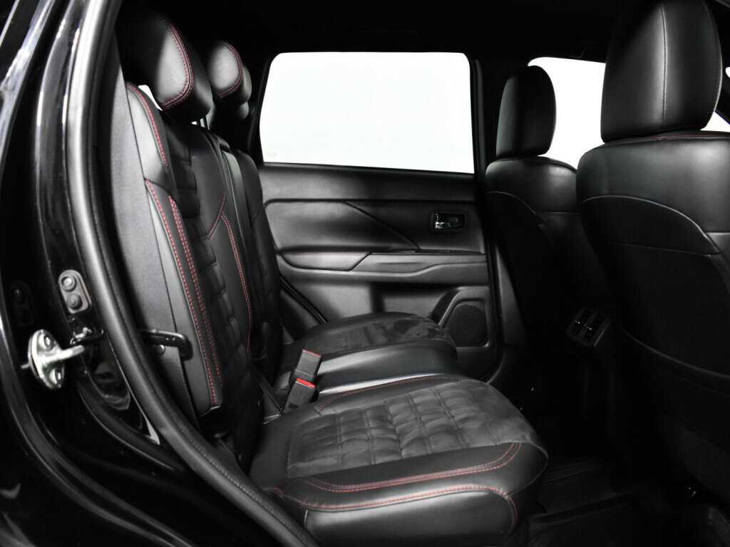 Mitsubishi Outlander с пробегом — 2021 год. Фото: #9