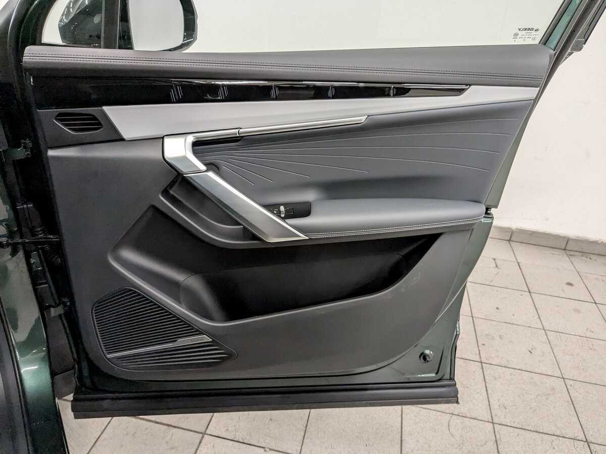 Geely Atlas с пробегом — 2024 год. Фото: #23