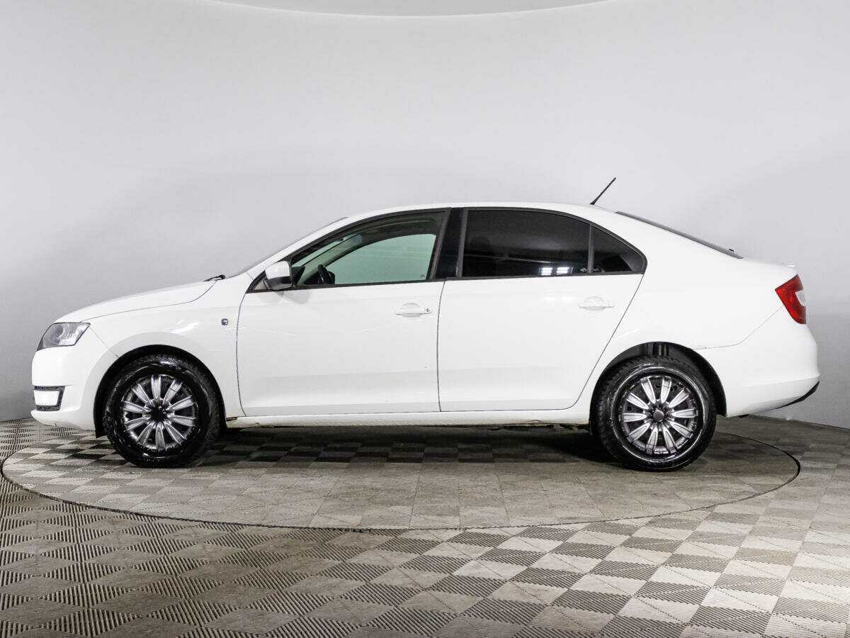 Skoda Rapid с пробегом — 2014 год. Фото: #3