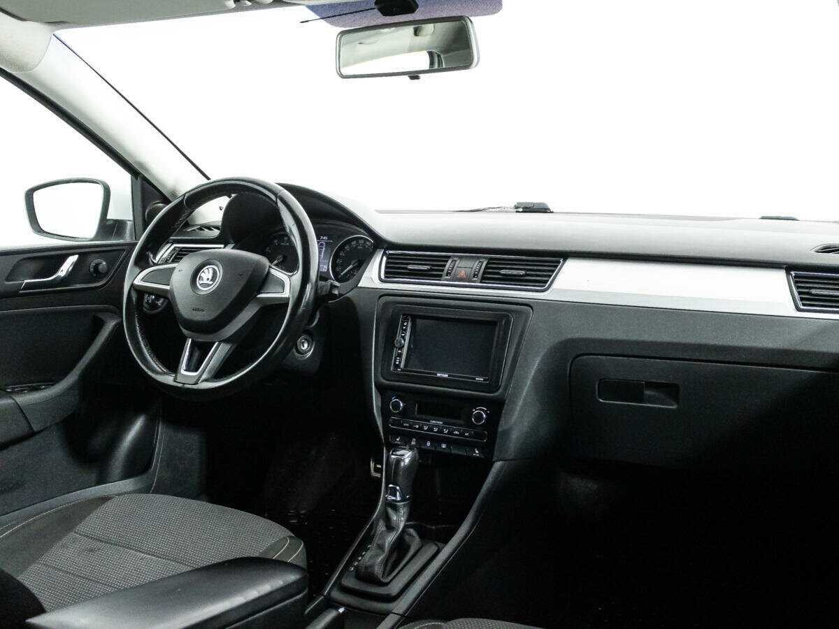 Skoda Rapid с пробегом — 2014 год. Фото: #4