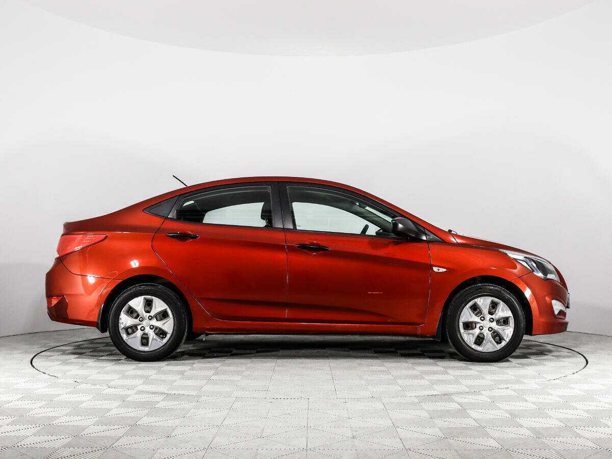 Hyundai Solaris с пробегом — 2016 год. Фото: #3