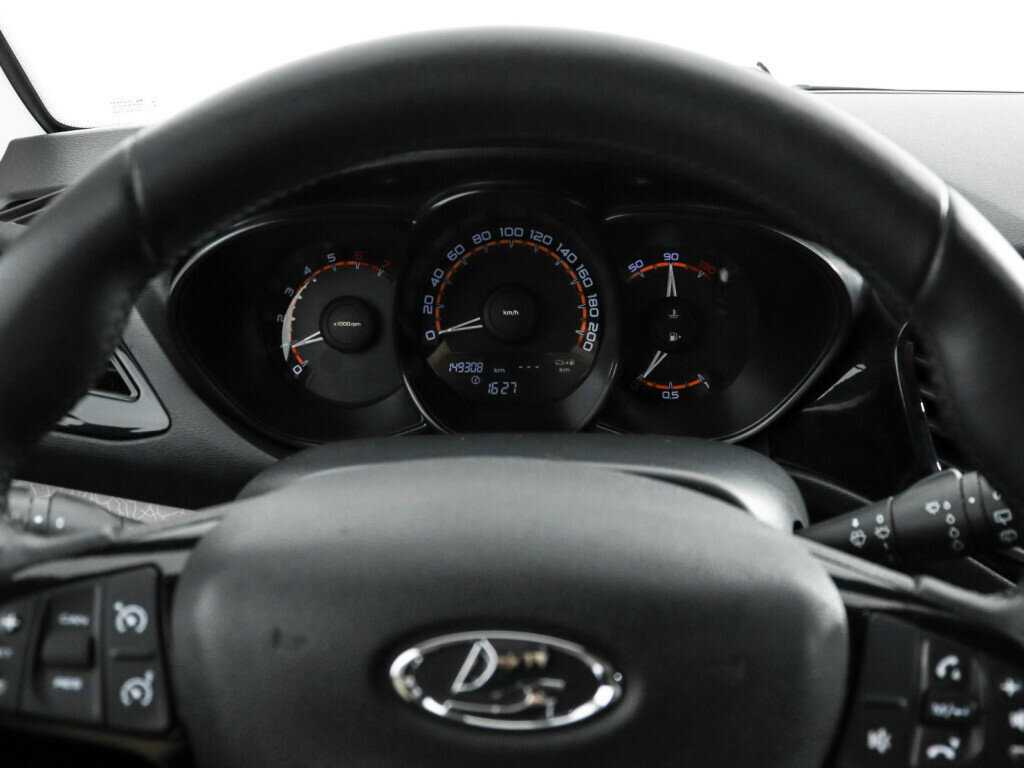 Lada (ВАЗ) Vesta с пробегом — 2018 год. Фото: #12