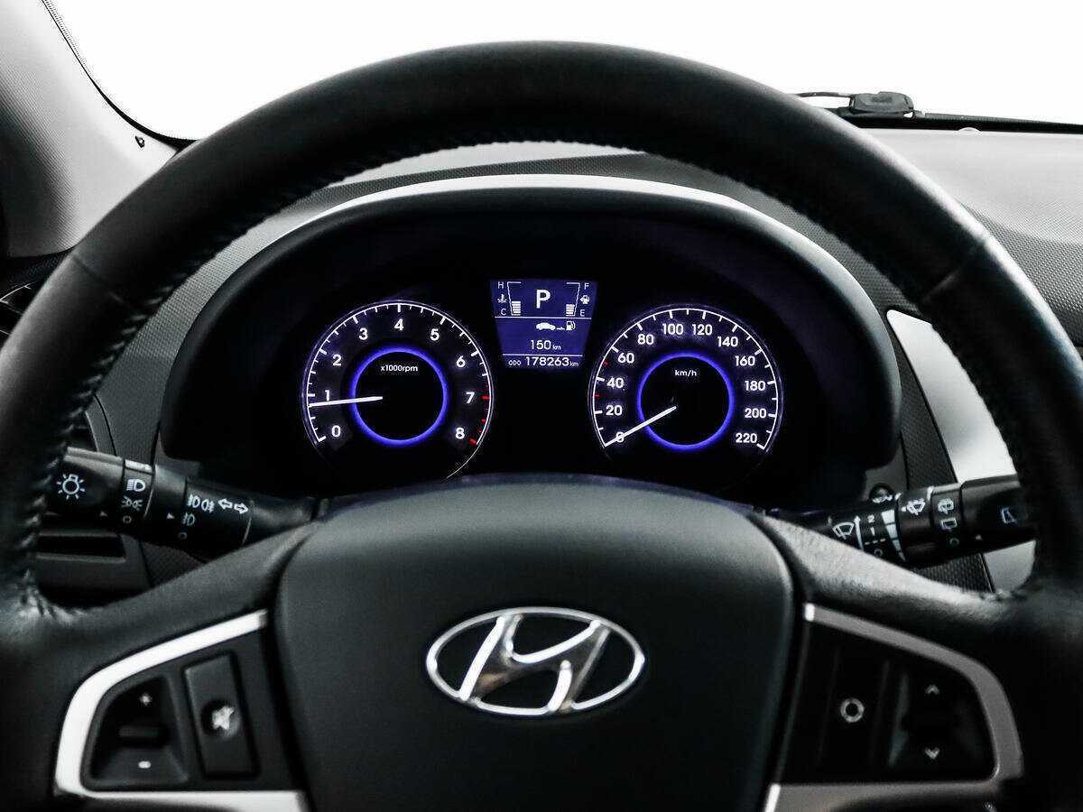 Hyundai Solaris с пробегом — 2012 год. Фото: #14