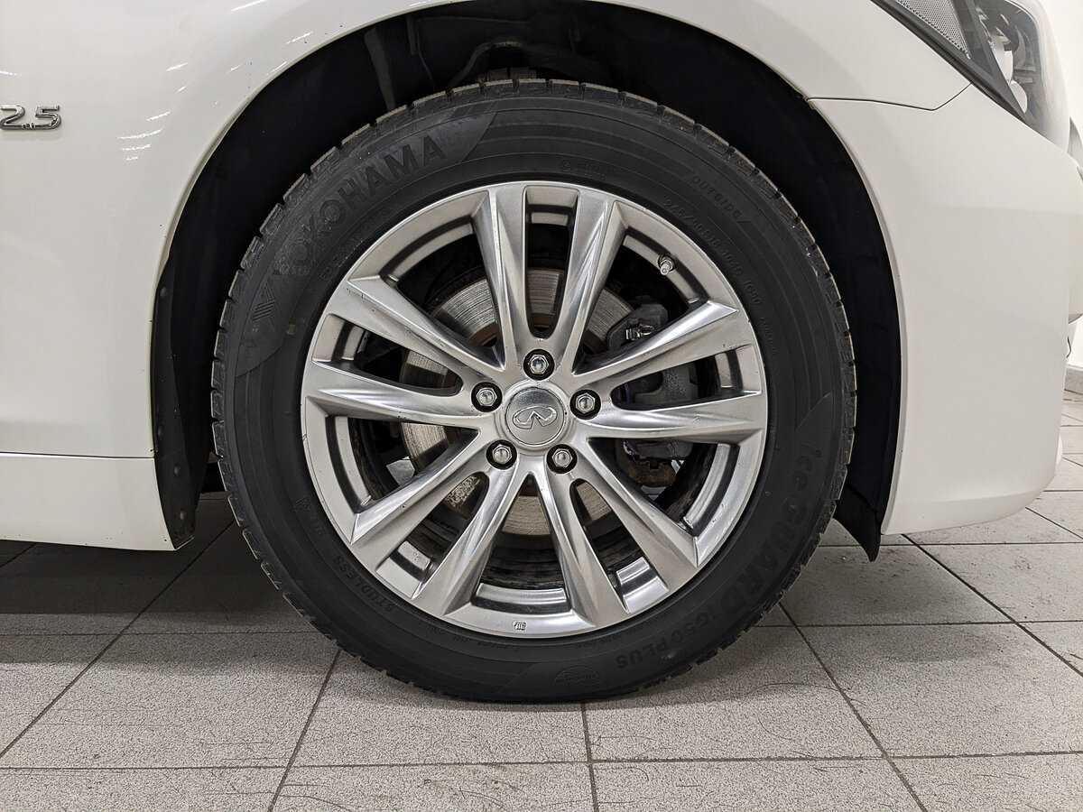 Infiniti Q70 с пробегом — 2016 год. Фото: #11