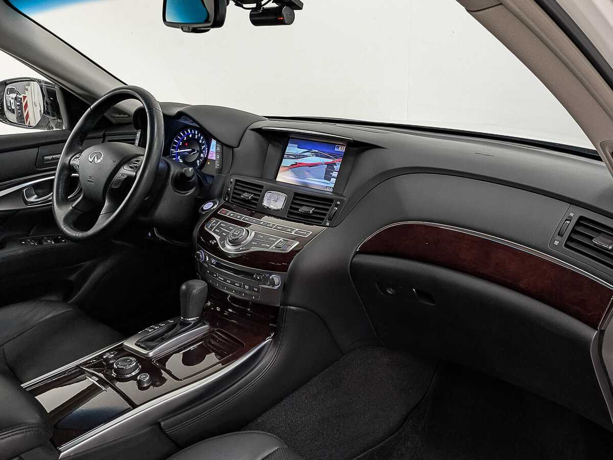Infiniti Q70 с пробегом — 2016 год. Фото: #12