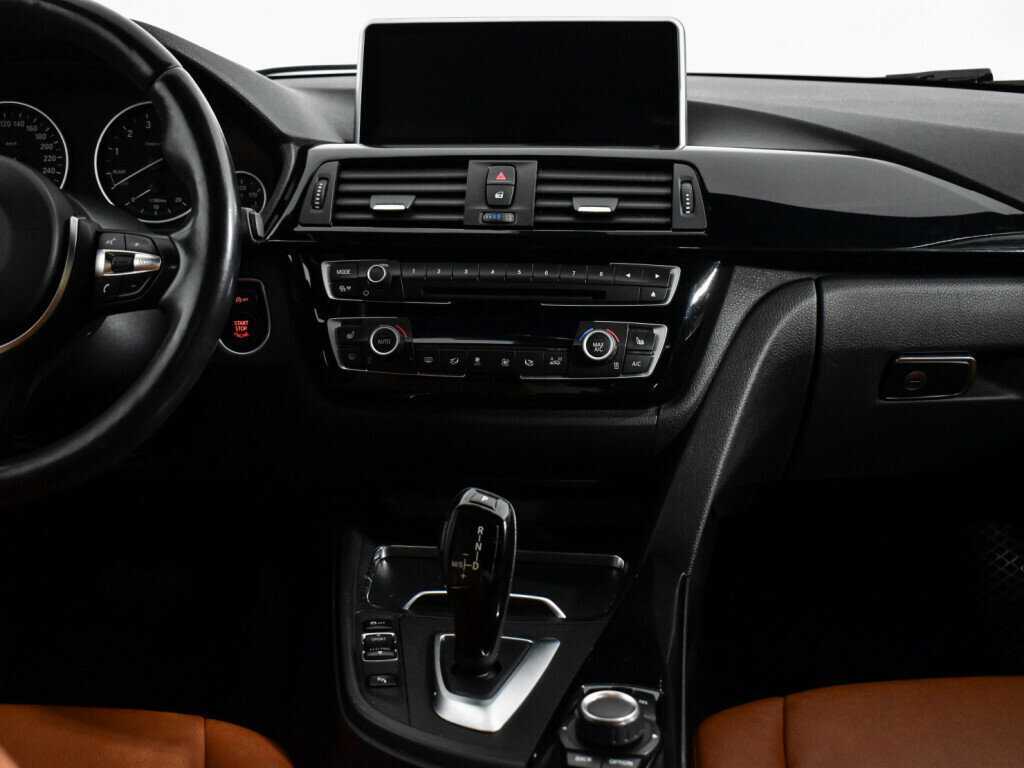 BMW 3 серии с пробегом — 2017 год. Фото: #17