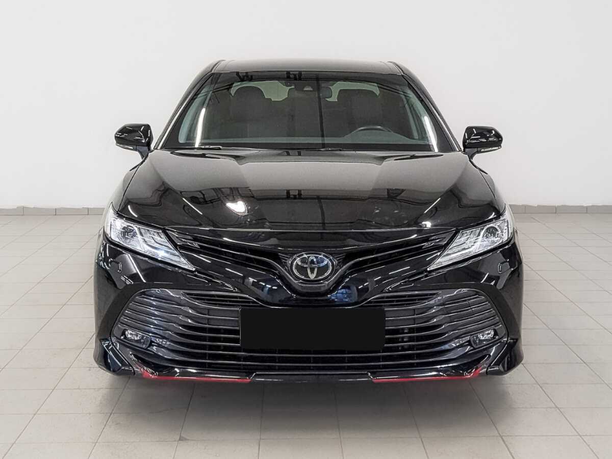 Toyota Camry с пробегом — 2020 год. Фото: #1