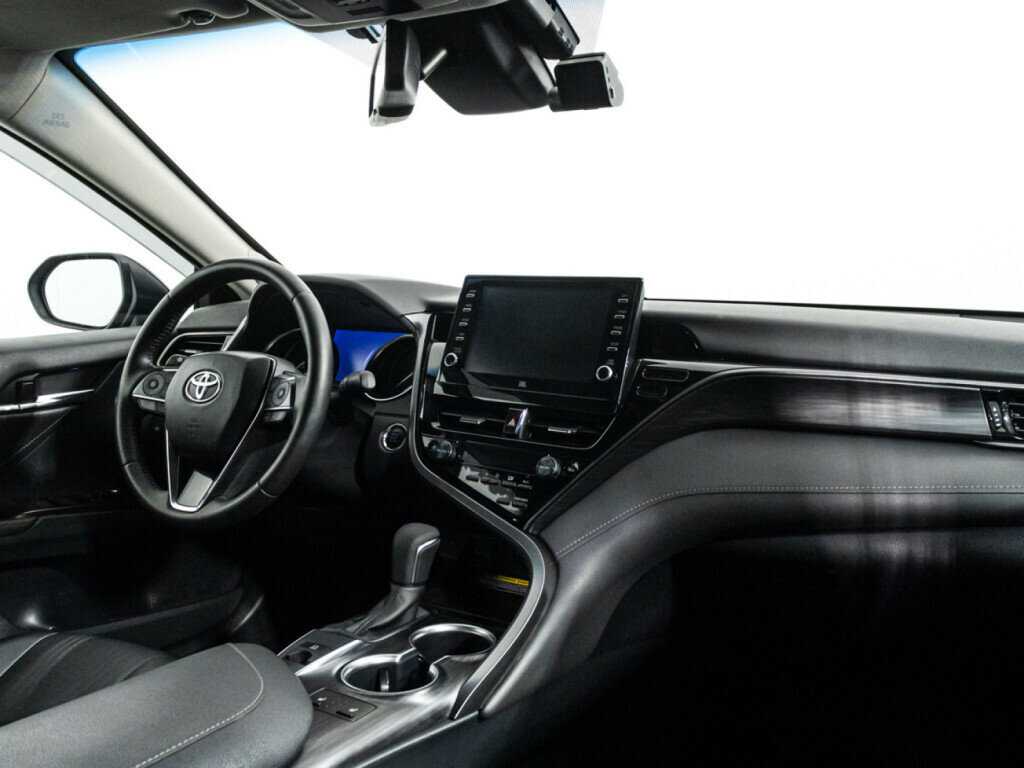Toyota Camry с пробегом — 2021 год. Фото: #8