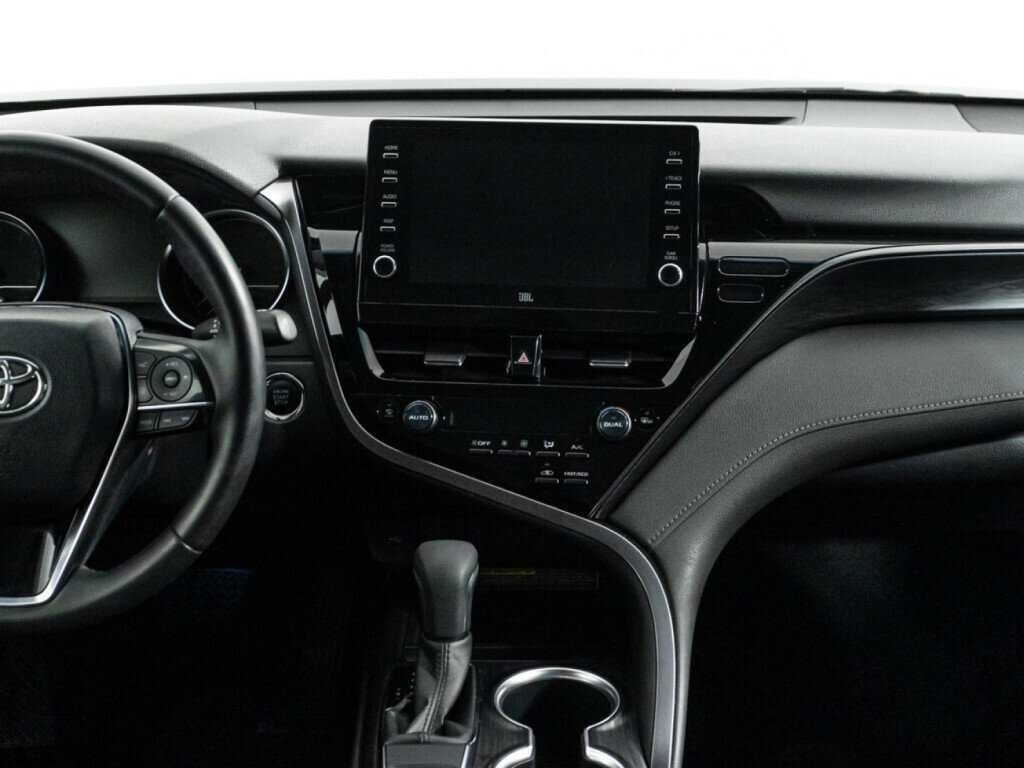 Toyota Camry с пробегом — 2021 год. Фото: #13