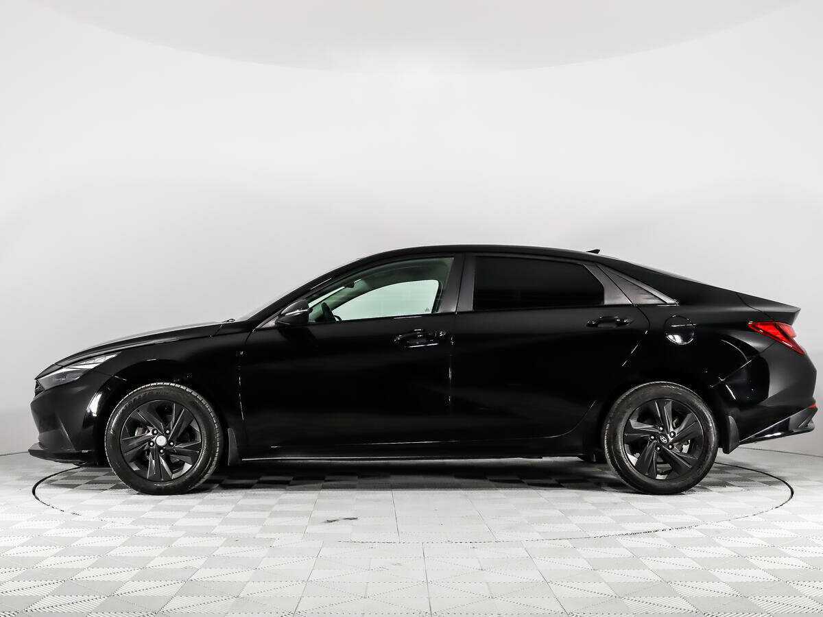 Hyundai Elantra с пробегом — 2021 год. Фото: #7