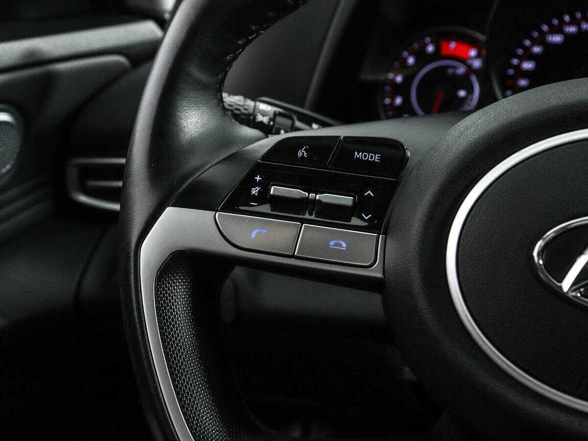 Hyundai Elantra с пробегом — 2021 год. Фото: #13