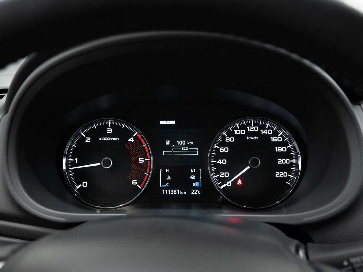 Mitsubishi Pajero Sport с пробегом — 2017 год. Фото: #17