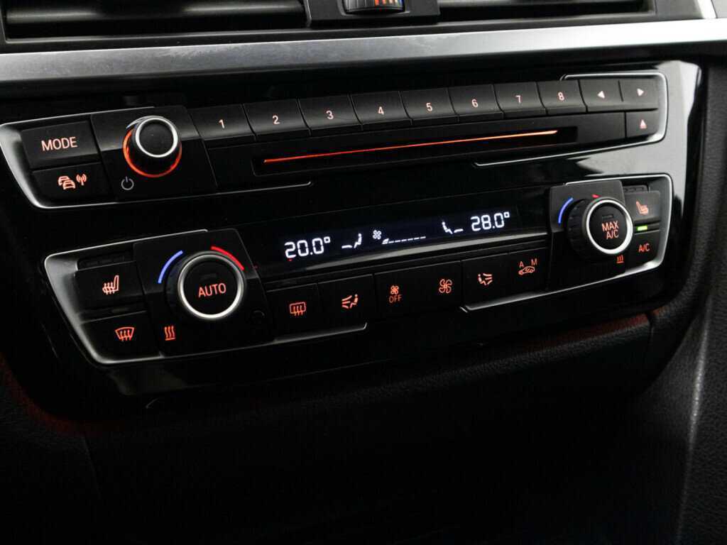 BMW 3 серии с пробегом — 2016 год. Фото: #17