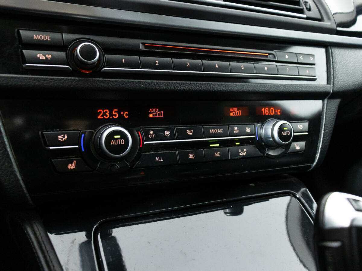 BMW 5 серии с пробегом — 2012 год. Фото: #17