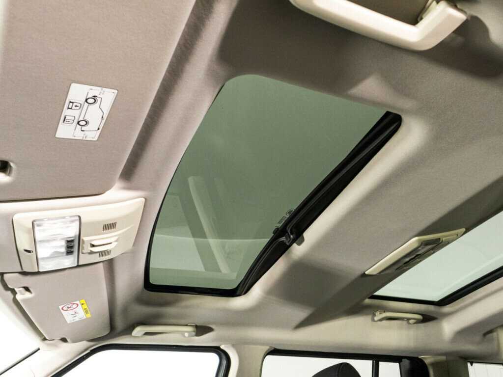 Land Rover Discovery с пробегом — 2016 год. Фото: #23