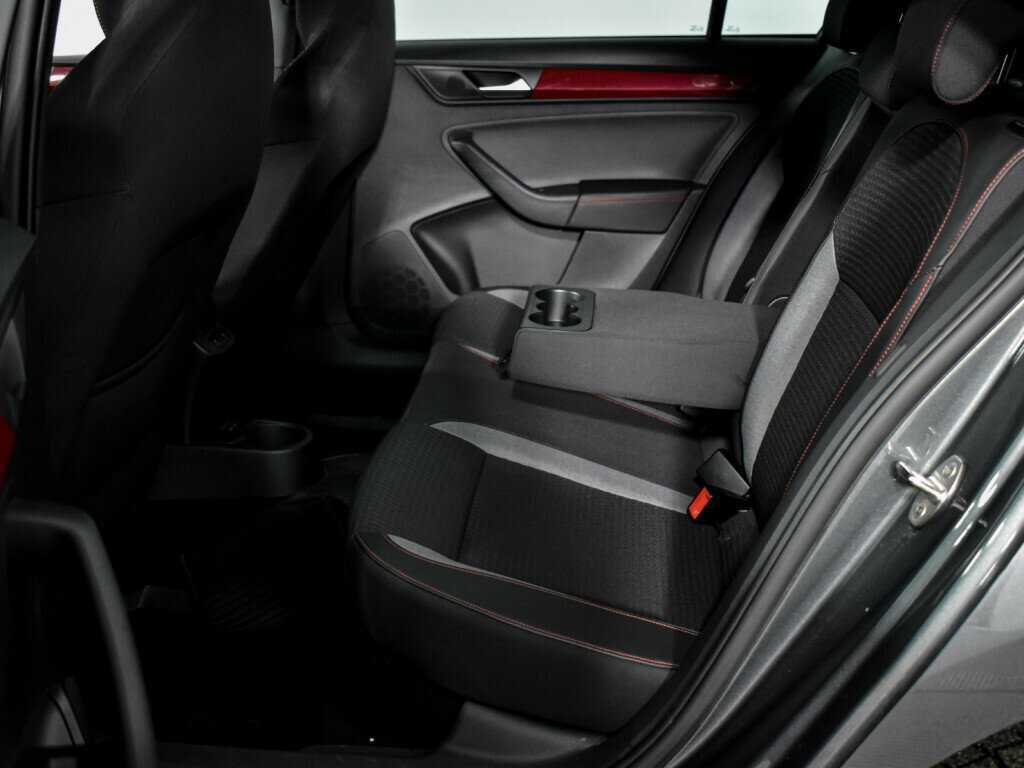 Volkswagen Polo с пробегом — 2021 год. Фото: #11