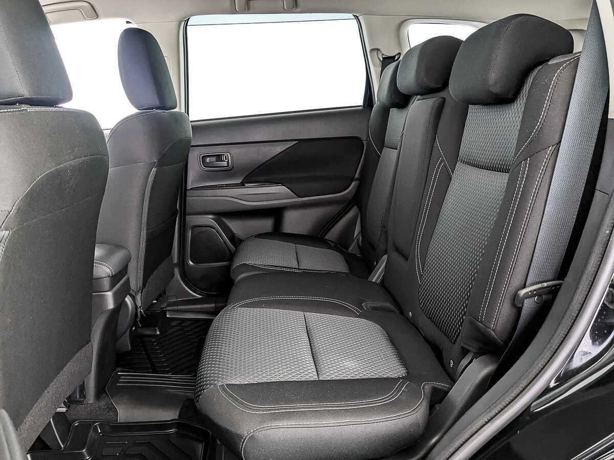 Mitsubishi Outlander с пробегом — 2021 год. Фото: #17
