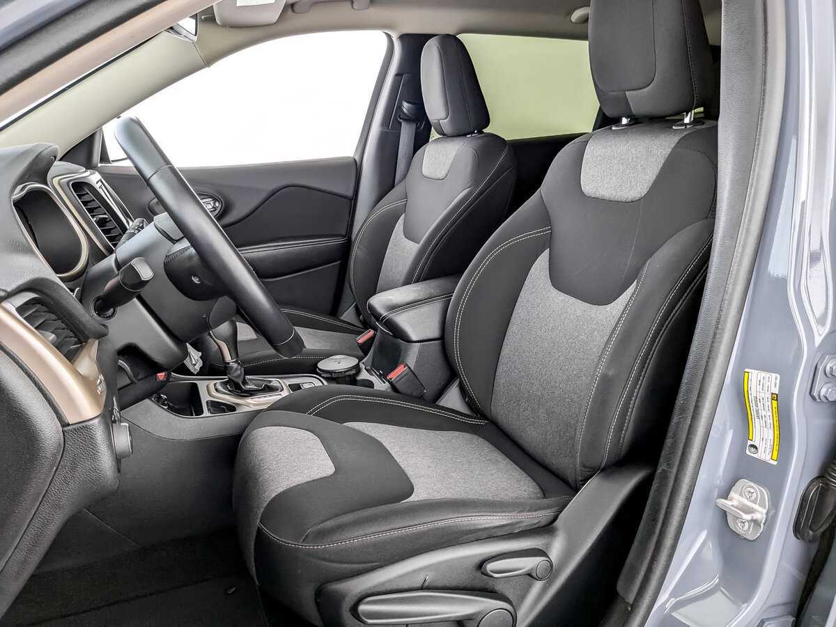 Jeep Cherokee с пробегом — 2014 год. Фото: #17