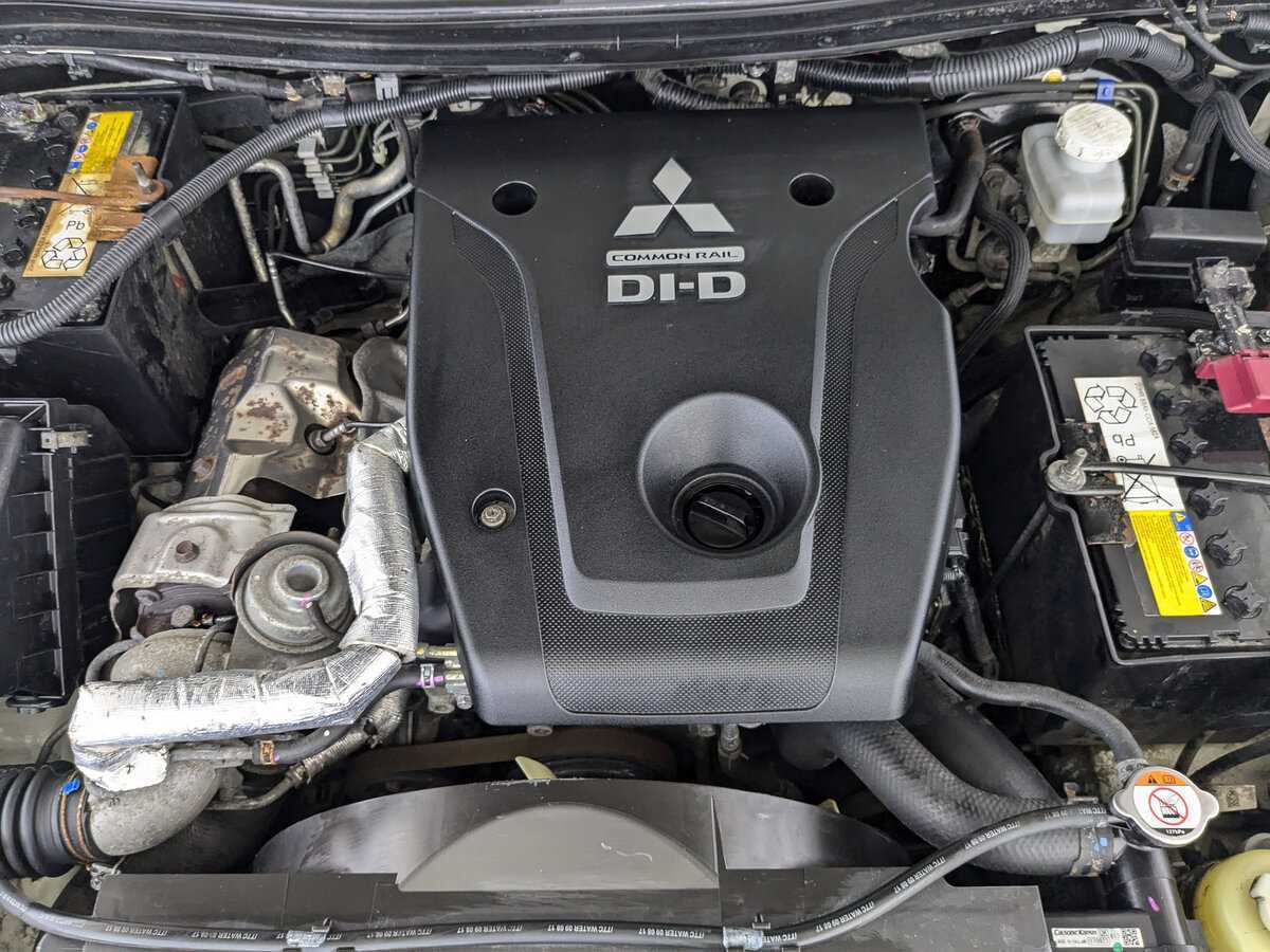 Mitsubishi Pajero Sport с пробегом — 2017 год. Фото: #8