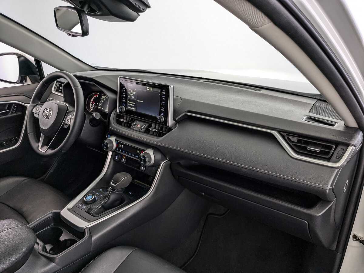 Toyota RAV4 с пробегом — 2021 год. Фото: #12