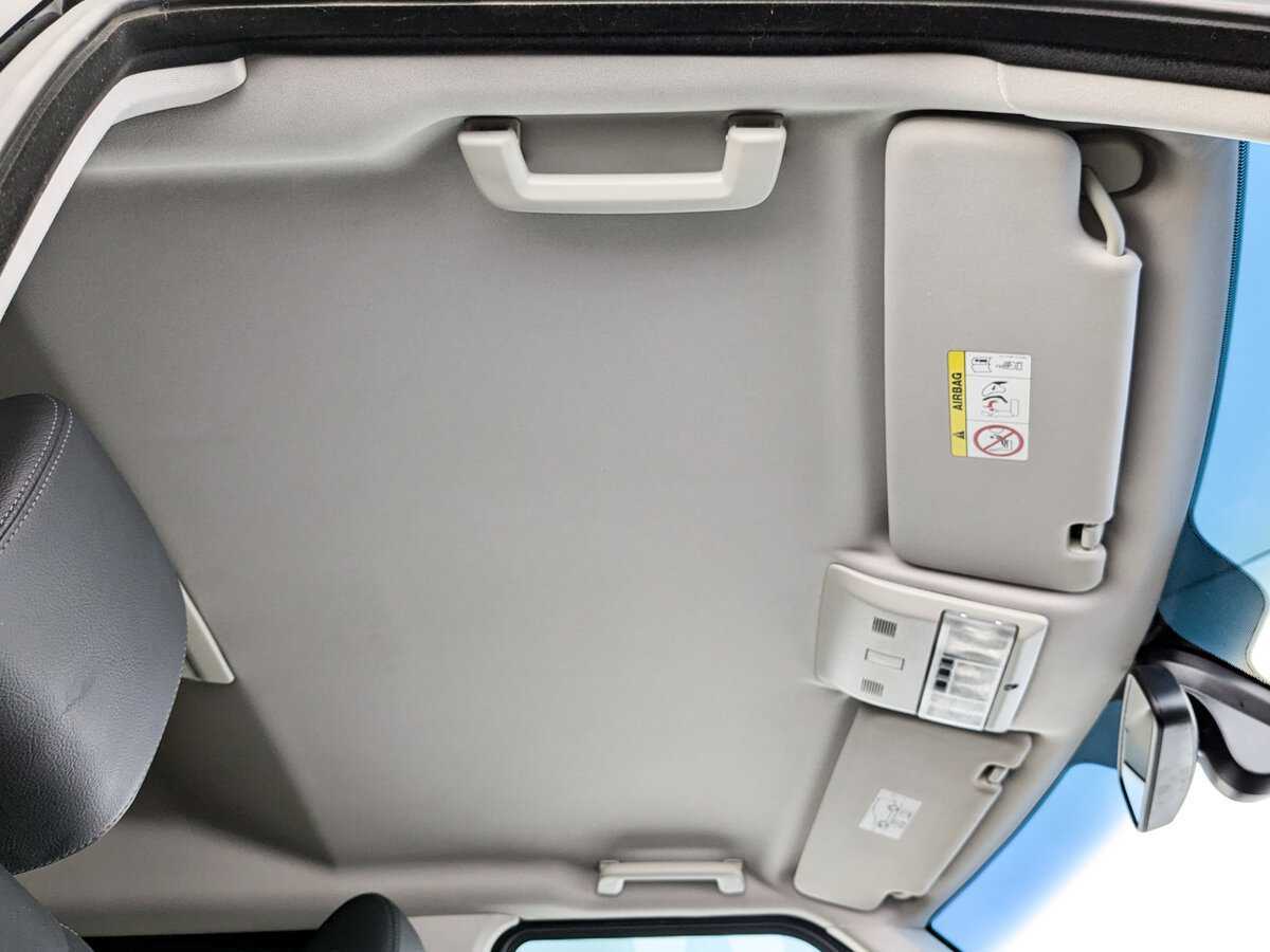 Land Rover Discovery с пробегом — 2015 год. Фото: #18