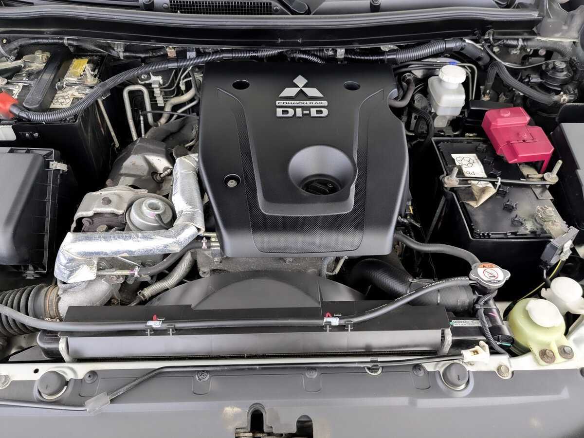 Mitsubishi Pajero Sport с пробегом — 2018 год. Фото: #8