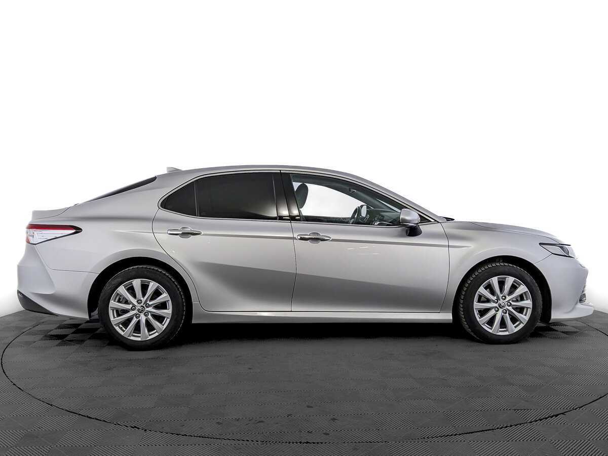 Toyota Camry с пробегом — 2019 год. Фото: #3