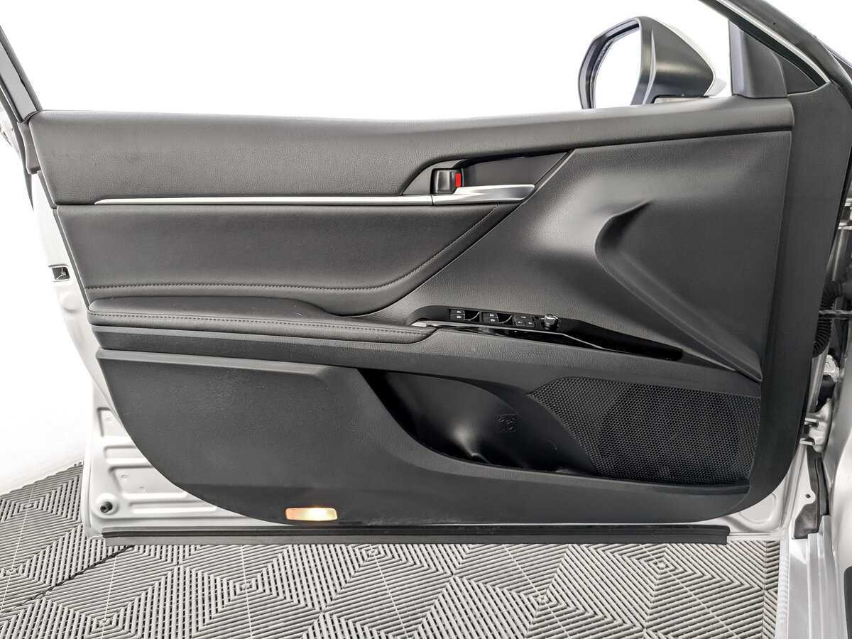 Toyota Camry с пробегом — 2019 год. Фото: #15