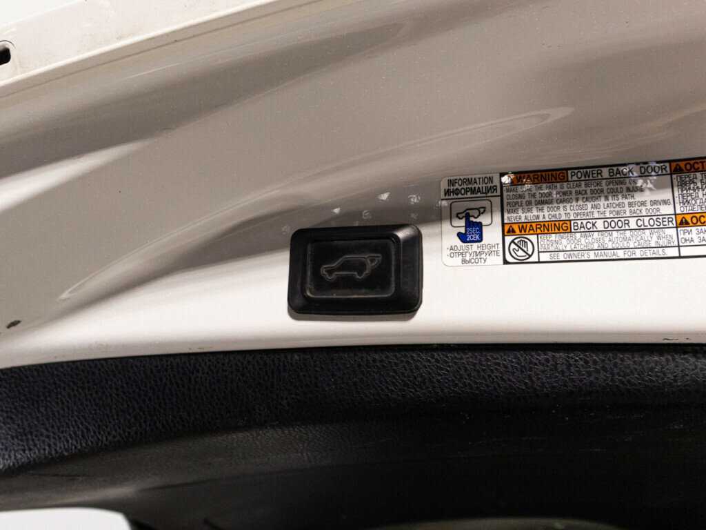 Toyota RAV4 с пробегом — 2017 год. Фото: #15