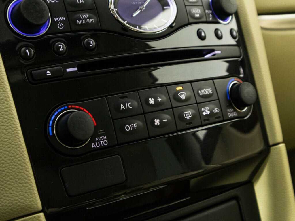 Infiniti FX с пробегом — 2012 год. Фото: #15