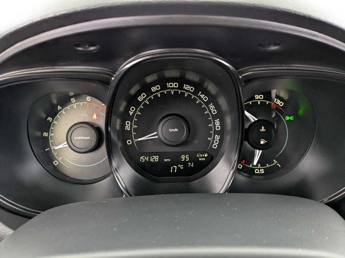 Lada (ВАЗ) Vesta с пробегом — 2016 год. Фото: #13