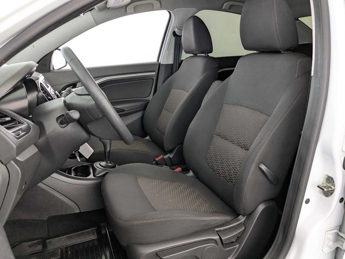 Lada (ВАЗ) Vesta с пробегом — 2016 год. Фото: #16