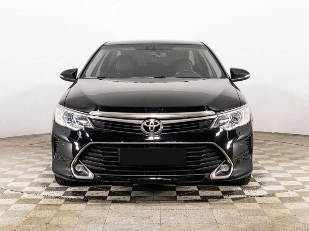 Toyota Camry с пробегом — 2016 год. Фото: #1