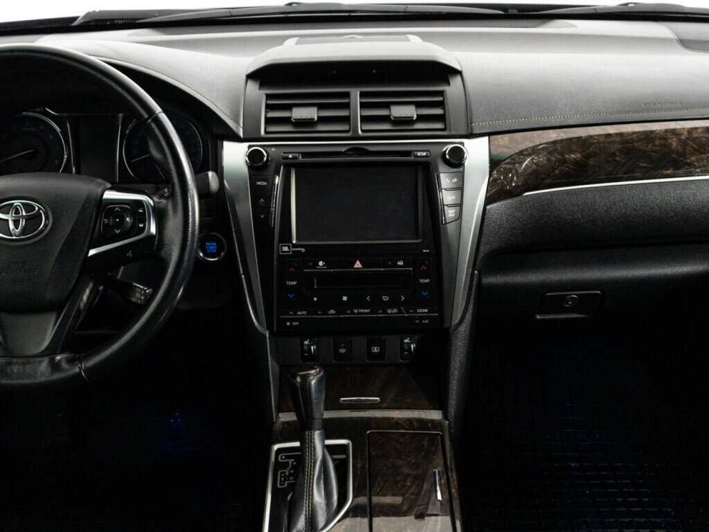 Toyota Camry с пробегом — 2016 год. Фото: #13
