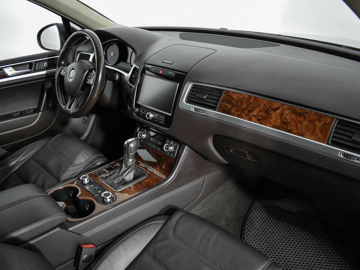 Volkswagen Touareg с пробегом — 2013 год. Фото: #14