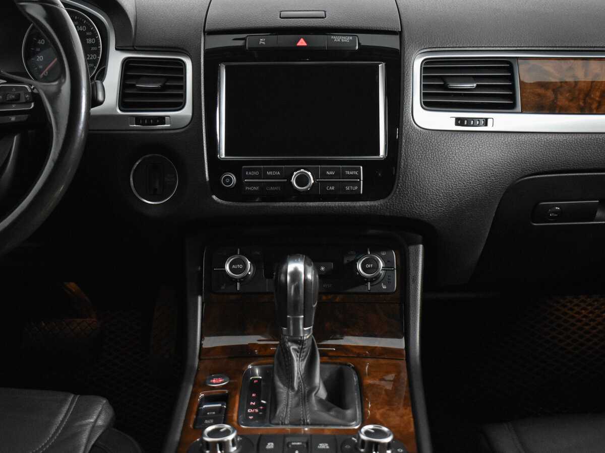 Volkswagen Touareg с пробегом — 2013 год. Фото: #16