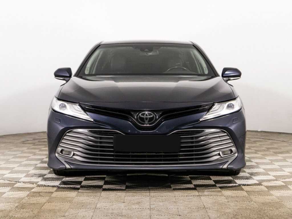 Toyota Camry с пробегом — 2019 год. Фото: #1