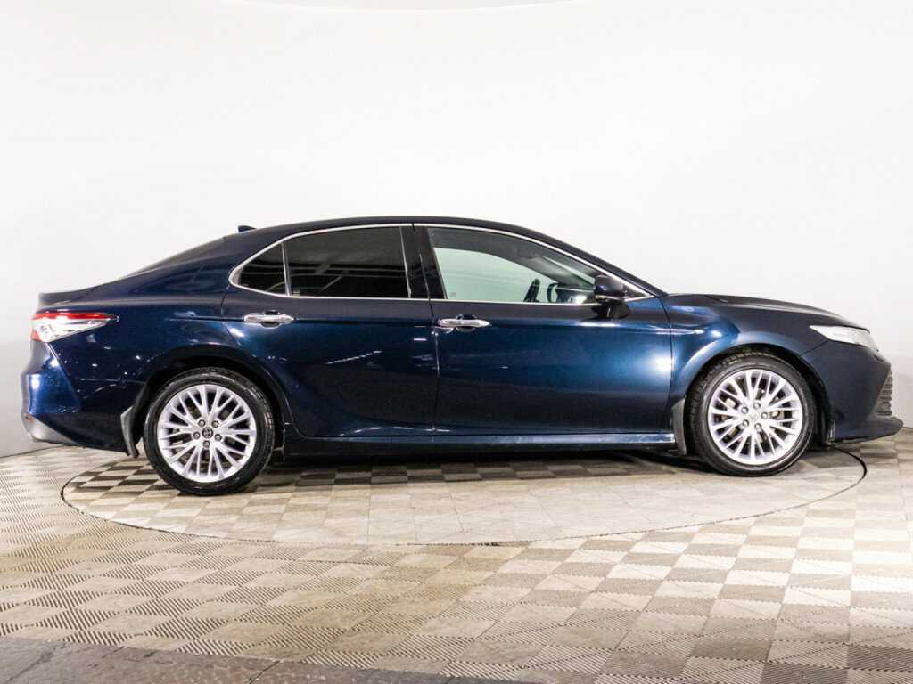 Toyota Camry с пробегом — 2019 год. Фото: #3