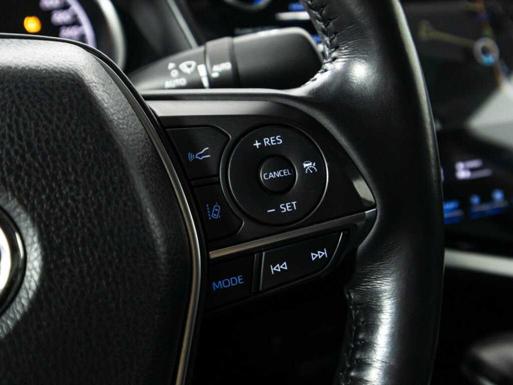 Toyota Camry с пробегом — 2019 год. Фото: #21