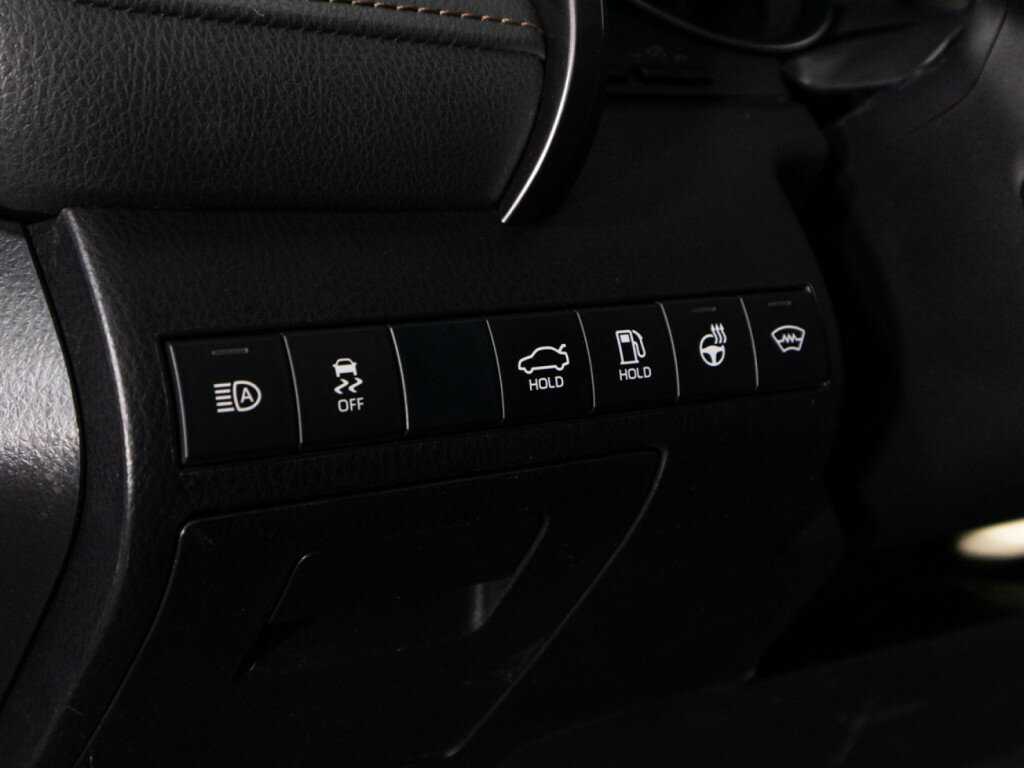 Toyota Camry с пробегом — 2019 год. Фото: #22