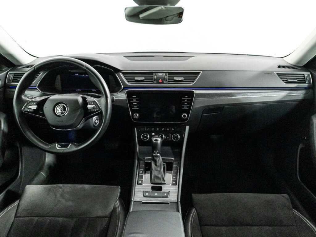 Skoda Superb с пробегом — 2020 год. Фото: #12