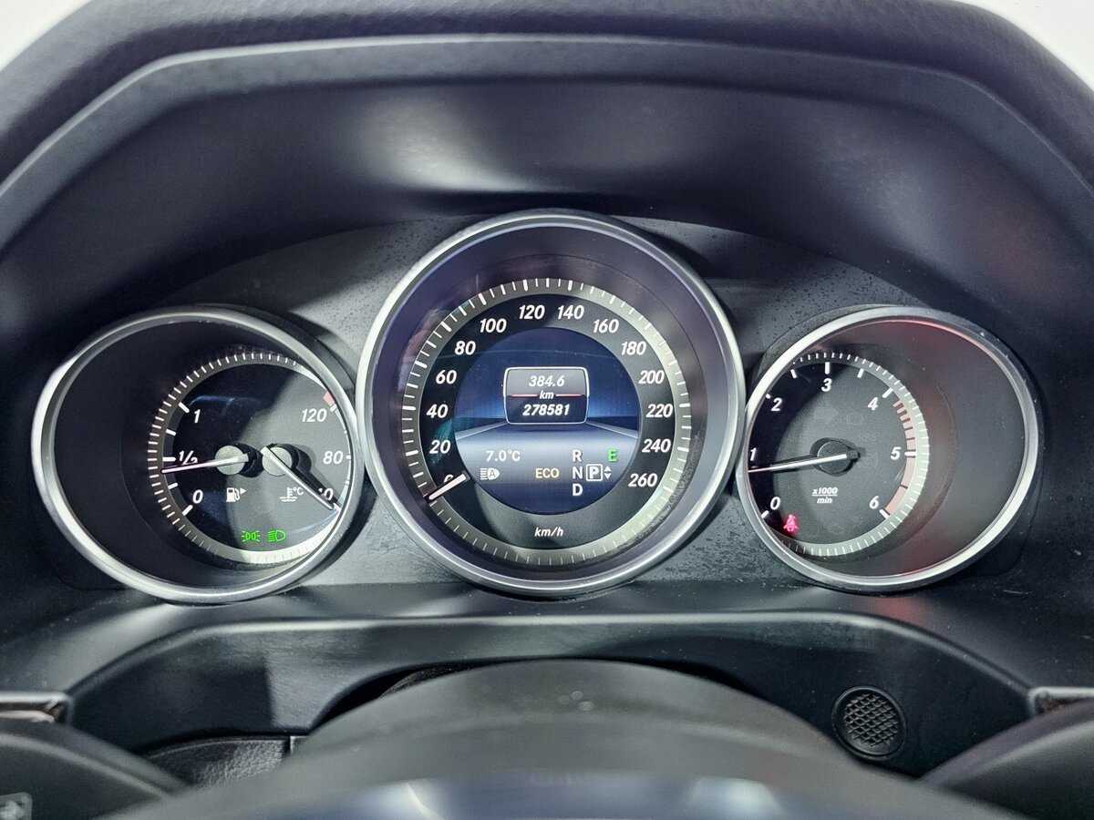 Mercedes-Benz E-Класс с пробегом — 2015 год. Фото: #13