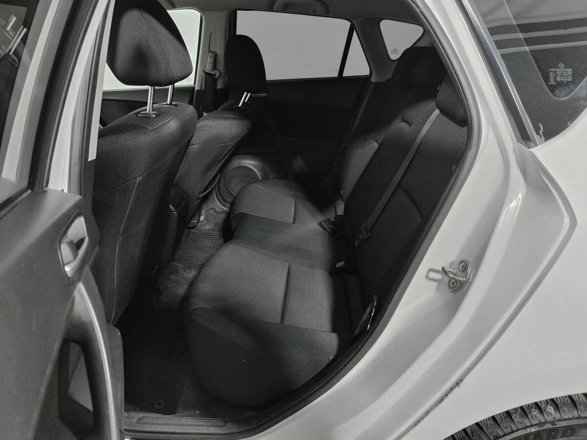 Mazda 3 с пробегом — 2012 год. Фото: #12