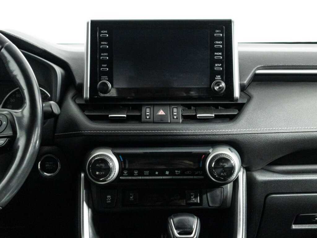 Toyota RAV4 с пробегом — 2020 год. Фото: #13